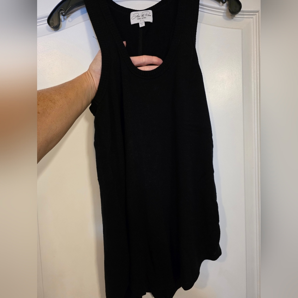 Black Sleeveless Top